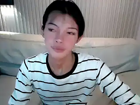 urkemplakx online show from September 17, 2025, 6:43 pm