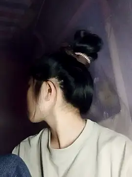 Thy00   online show from December 19, 2025, 3:36 pm