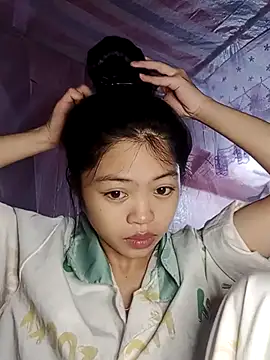 Thy00   online show from November 2, 2025, 3:22 am