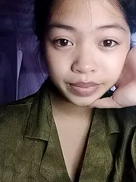 Snapshot of Thy00__ chatting on October 27, 2025, 3:24 pm Thy00   online show from October 27, 2025, 3:24 pm