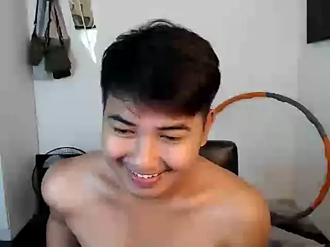 JboyGiant005 online show from October 20, 2025, 5:42 am