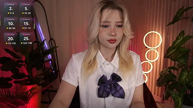 LauraWifeness online show from November 11, 2025, 6:19 am