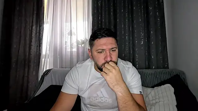 Gold Alpha Boy online show from October 1, 2025, 7:13 am