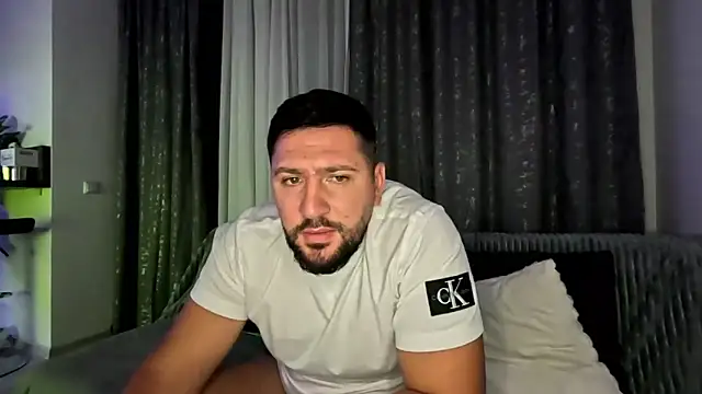 Gold Alpha Boy online show from September 28, 2025, 5:53 pm