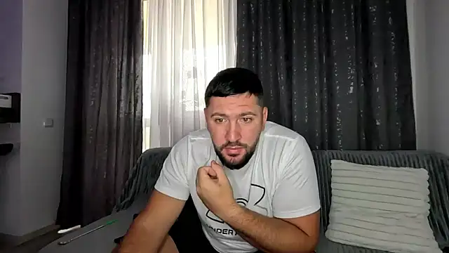 Gold Alpha Boy online show from September 25, 2025, 8:42 am