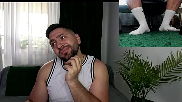 Gold Alpha Boy online show from June 3, 2026, 6:47 am