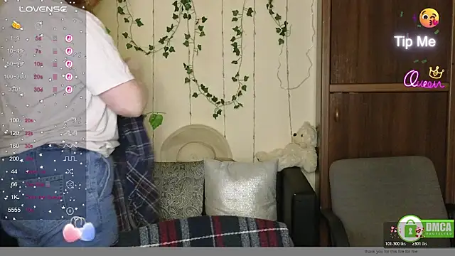 Snapshot of Alicia_love00 chatting on March 2, 2026, 6:25 am Alicia love00 online show from March 2, 2026, 6:25 am