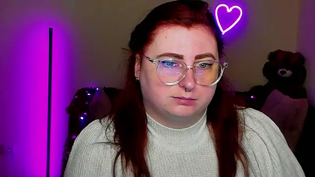 Snapshot of Alicia_love00 chatting on April 10, 2026, 5:25 am Alicia love00 online show from April 10, 2026, 5:25 am