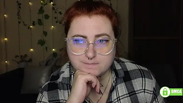 Snapshot of Alicia_love00 chatting on March 5, 2026, 6:32 am Alicia love00 online show from March 5, 2026, 6:32 am