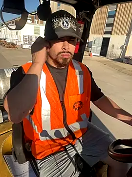 Snapshot of PuttieIn chatting on September 26, 2025, 1:51 pm PuttieIn online show from September 26, 2025, 1:51 pm