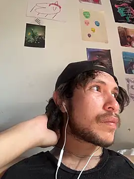 Snapshot of Luxx_14 chatting on February 20, 2026, 9:06 pm Luxx 14 online show from February 20, 2026, 9:06 pm