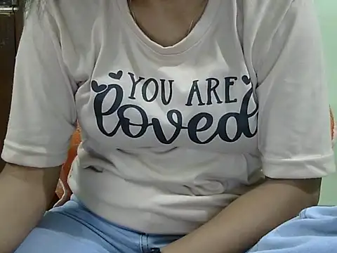 CHAMELI4747 online show from September 29, 2025, 8:43 am