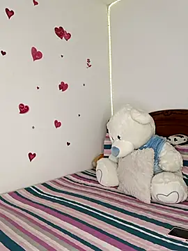 Isabella5 Brown  online show from February 6, 2026, 5:42 pm