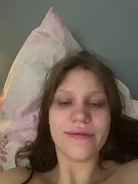 Snapshot of Lunliss chatting on November 23, 2025, 9:52 am Lunliss online show from November 23, 2025, 9:52 am