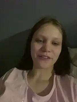 Snapshot of Lunliss chatting on October 19, 2025, 3:37 pm Lunliss online show from October 19, 2025, 3:37 pm