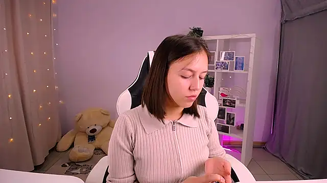 CindySparkl online show from October 21, 2025, 3:50 am