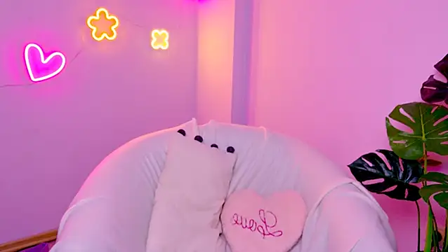 CindySparkl online show from December 5, 2025, 3:38 am