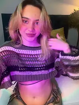 Snapshot of Chloe_Ravens chatting on September 12, 2025, 8:08 pm Chloe Ravens online show from September 12, 2025, 8:08 pm