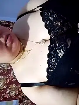 Snapshot of Hnonasix89 chatting on April 15, 2026, 8:42 pm Hnonasix89 online show from April 15, 2026, 8:42 pm