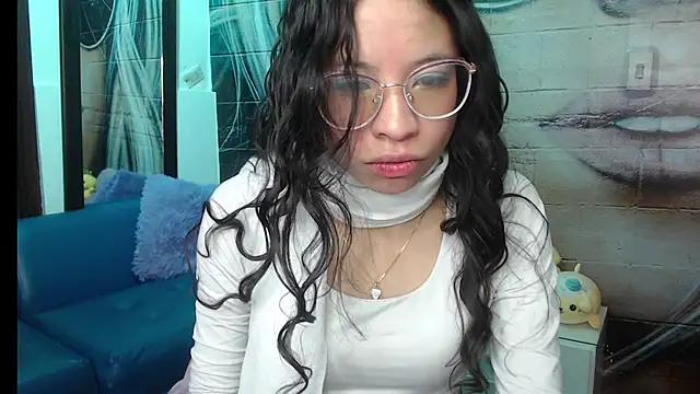 Giaa rossi online show from November 10, 2025, 2:11 pm