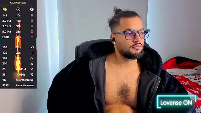 Ernesto-Rodriguez82 online show from October 31, 2025, 5:42 pm