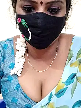 Snapshot of yoga-mithraa chatting on November 8, 2025, 2:09 pm yoga-mithraa online show from November 8, 2025, 2:09 pm