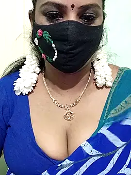 Snapshot of yoga-mithraa chatting on September 8, 2025, 4:39 pm yoga-mithraa online show from September 8, 2025, 4:39 pm