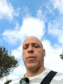 fergi1999 online show from May 1, 2026, 5:45 am