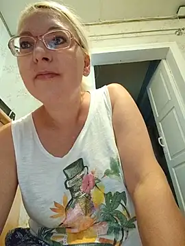 VikaKing online show from July 17, 2026, 5:37 am