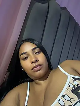 Snapshot of ericajohnson_ chatting on April 18, 2026, 10:43 pm ericajohnson online show from April 18, 2026, 10:43 pm