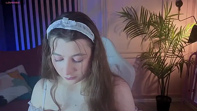 Snapshot of Queen_Michelle_ chatting on September 29, 2025, 7:04 am Queen Michelle online show from September 29, 2025, 7:04 am