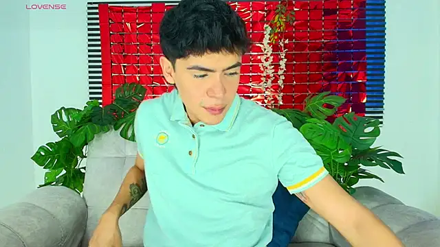 Snapshot of CamiiGuzmanX chatting on February 28, 2026, 8:41 pm CamiiGuzmanX online show from February 28, 2026, 8:41 pm