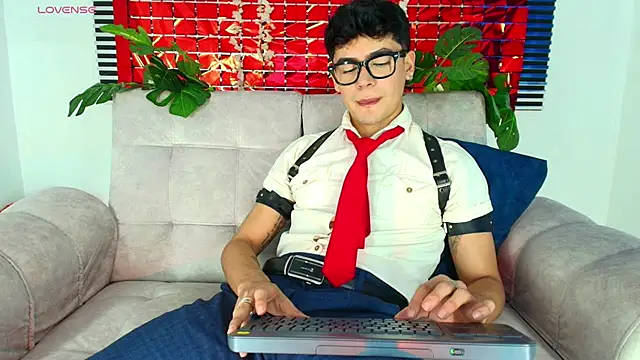 Snapshot of CamiiGuzmanX chatting on February 17, 2026, 8:50 pm CamiiGuzmanX online show from February 17, 2026, 8:50 pm