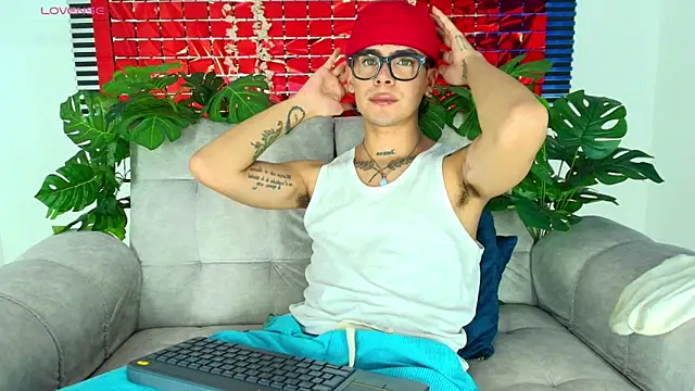 Snapshot of CamiiGuzmanX chatting on February 20, 2026, 9:28 pm CamiiGuzmanX online show from February 20, 2026, 9:28 pm