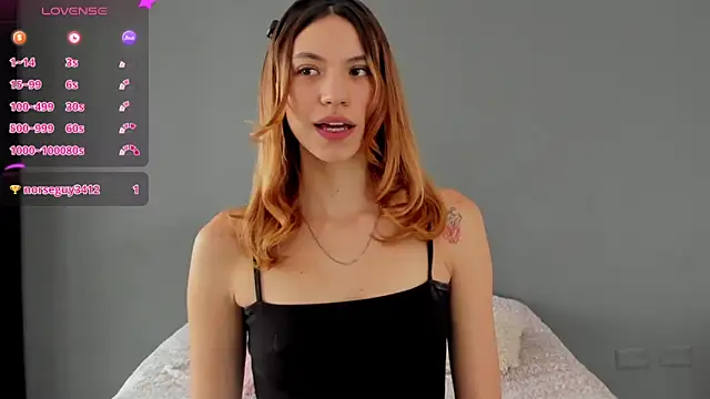 AntonellaaRossii online show from October 27, 2025, 3:02 pm