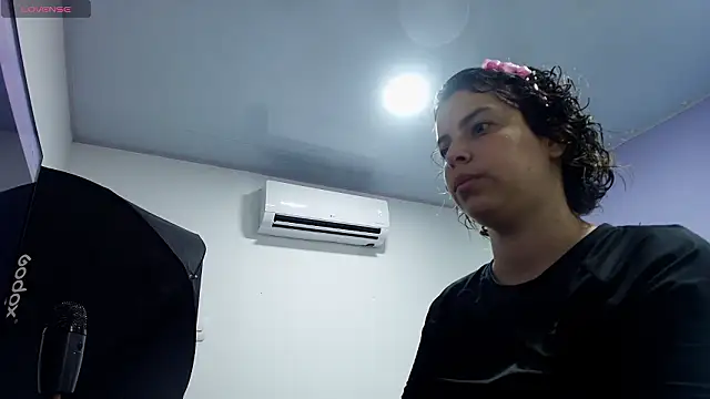 gisell gomez online show from March 25, 2026, 8:19 pm