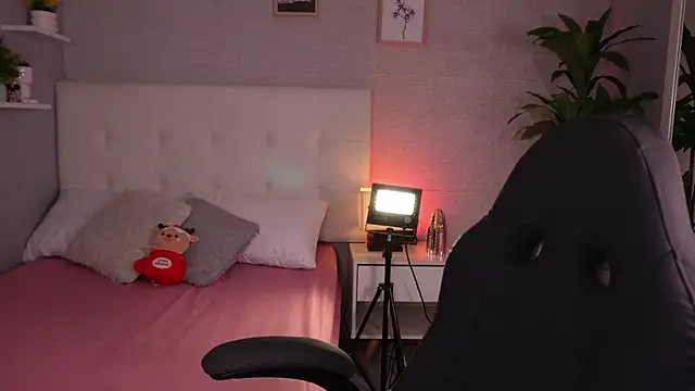 barbaramarmol online show from December 15, 2025, 12:44 pm