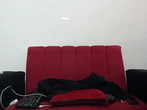 Thomasjons  online show from October 4, 2025, 3:57 pm