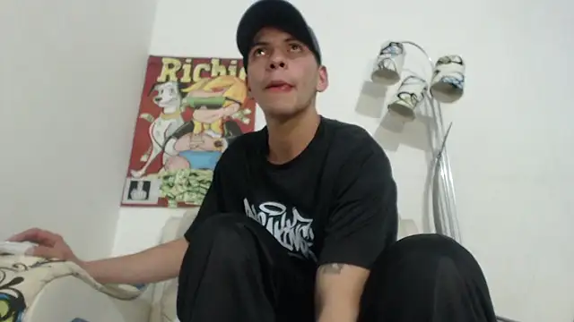 Thomasjons  online show from December 17, 2025, 3:44 am