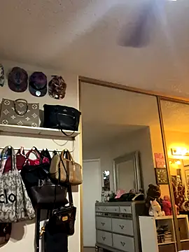 Chicagobabe online show from September 27, 2025, 9:37 am