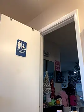 Chicagobabe online show from September 21, 2025, 1:22 am