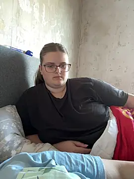 CurvyPaar2 online show from March 18, 2026, 4:08 pm