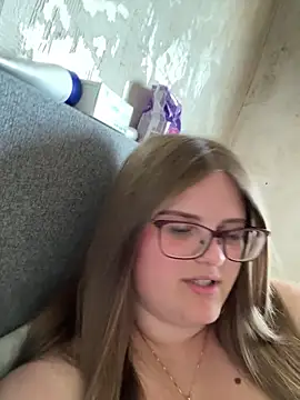 CurvyPaar2 online show from May 8, 2026, 5:50 pm