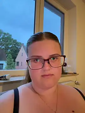 CurvyPaar2 online show from May 19, 2026, 7:43 pm