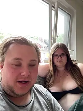 CurvyPaar2 online show from May 11, 2026, 4:04 pm