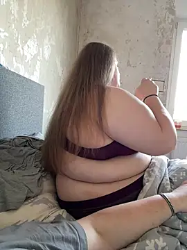 Snapshot of CurvyPaar2 chatting on February 26, 2026, 1:44 pm CurvyPaar2 online show from February 26, 2026, 1:44 pm