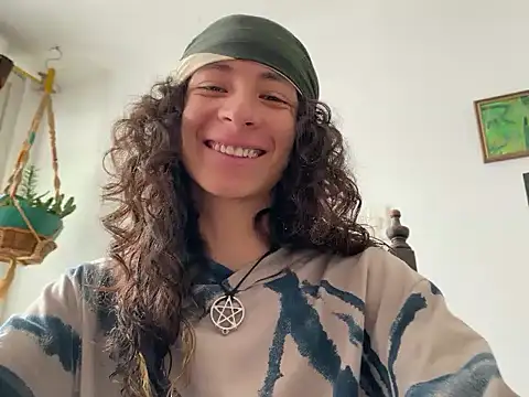 camille delrey online show from November 6, 2025, 6:23 pm