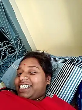 Snapshot of Hot_crety chatting on November 2, 2025, 6:40 am Hot crety online show from November 2, 2025, 6:40 am