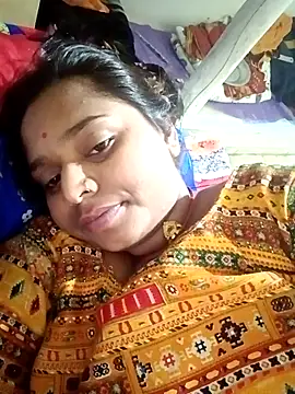 Snapshot of Hot_crety chatting on October 30, 2025, 5:32 pm Hot crety online show from October 30, 2025, 5:32 pm