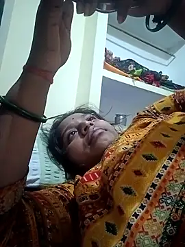 Hot crety online show from December 4, 2025, 5:45 pm